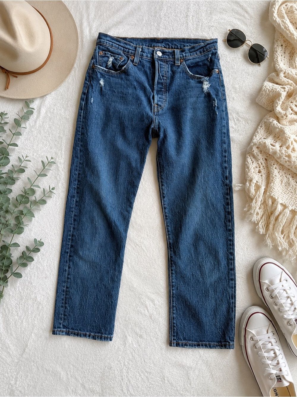 Levi’s 501 Original Jeans W28 L26 Medium Wash Distressed Straight Leg